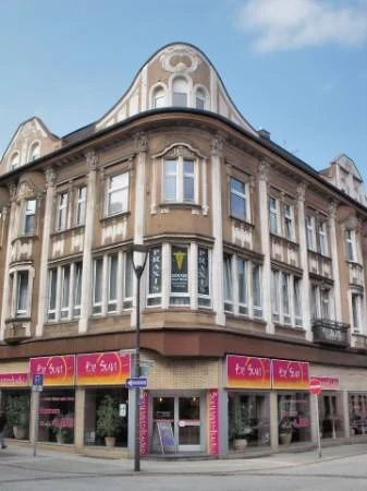 Das Eckhaus Markenstraße 17 in Gelsenkirchen-Horst, in dem die Praxis liegt